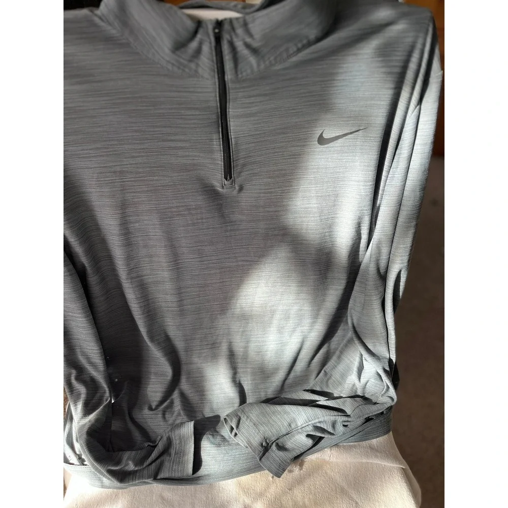Nike Gray Dri-FIT‎ Pullover 1/4 Zip Long Sleeve Athletic Top